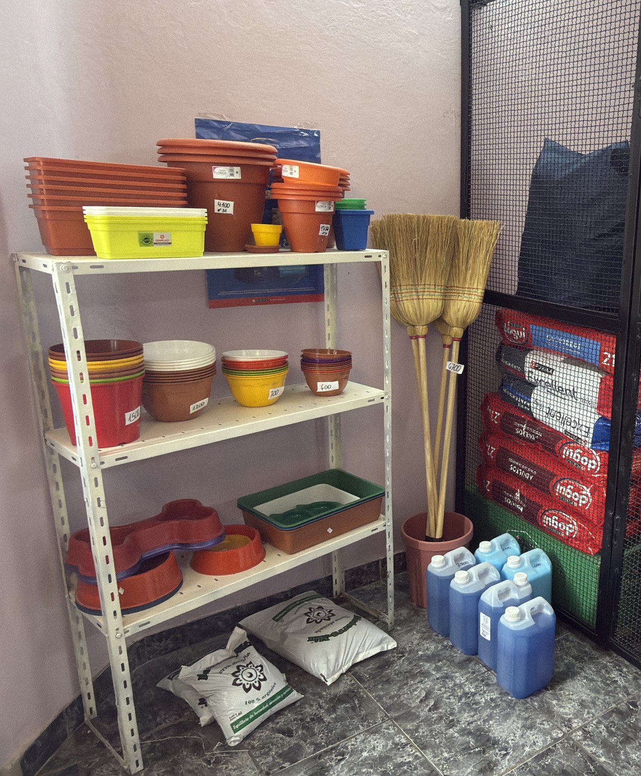 Macetas, bowls y accesorios